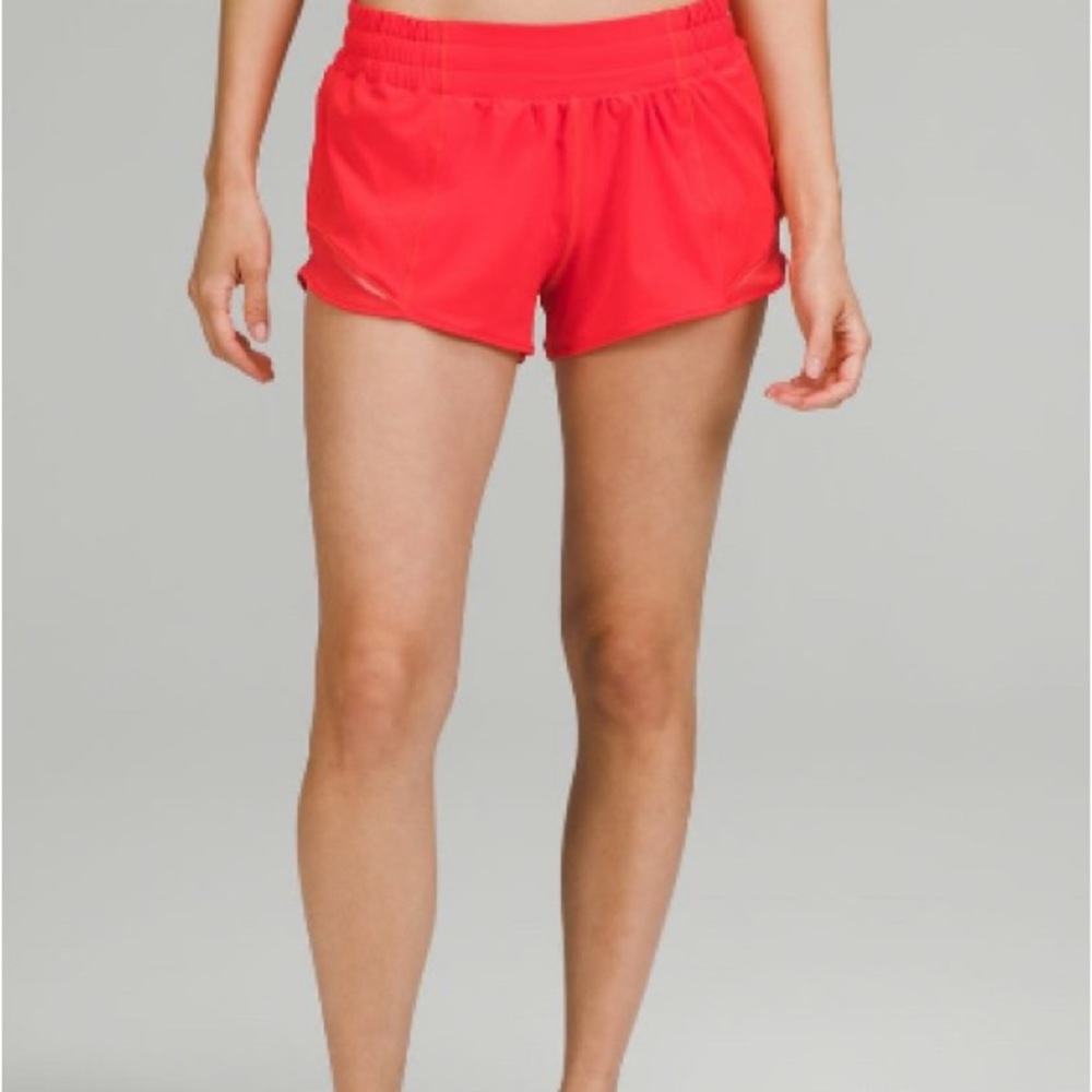 Lululemon hotty hots, size 4, carnation red